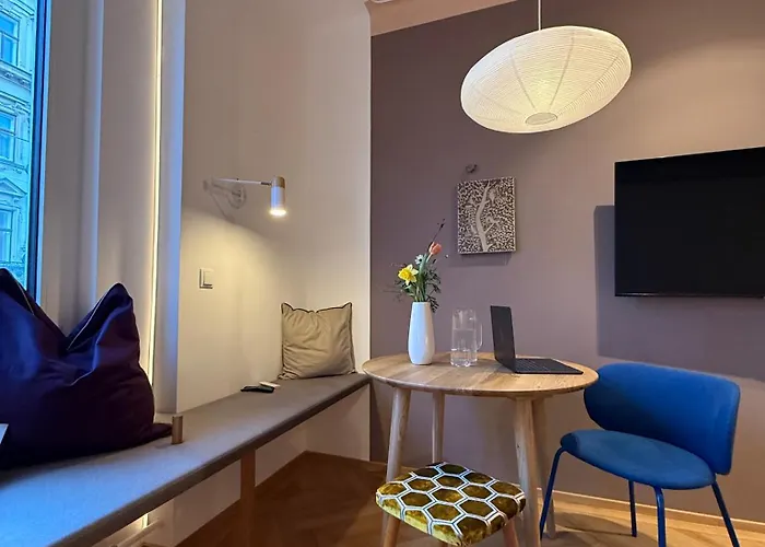 Trendy, Creative&charming Meet Hip&central Apartment